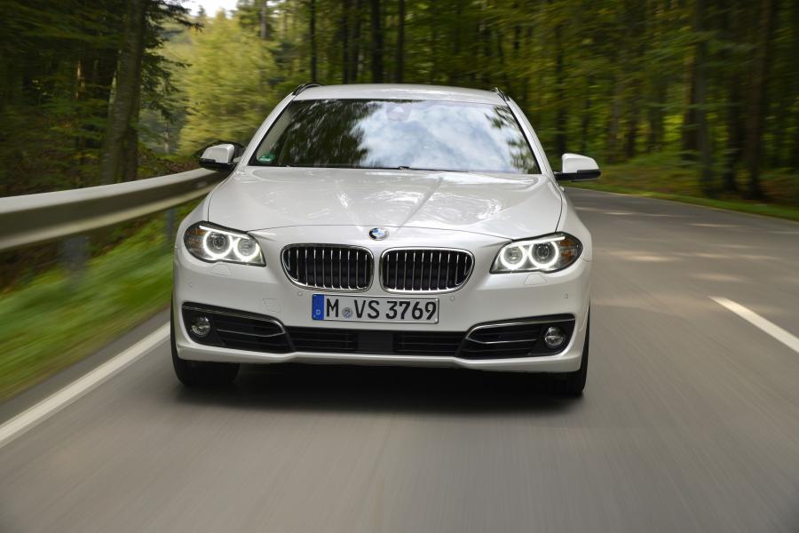  BMW 520d Touring 2014 года  (фото 6 из 46)